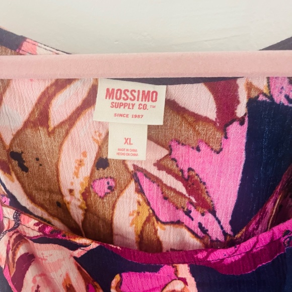 Backless Top - Picture 3 of 8